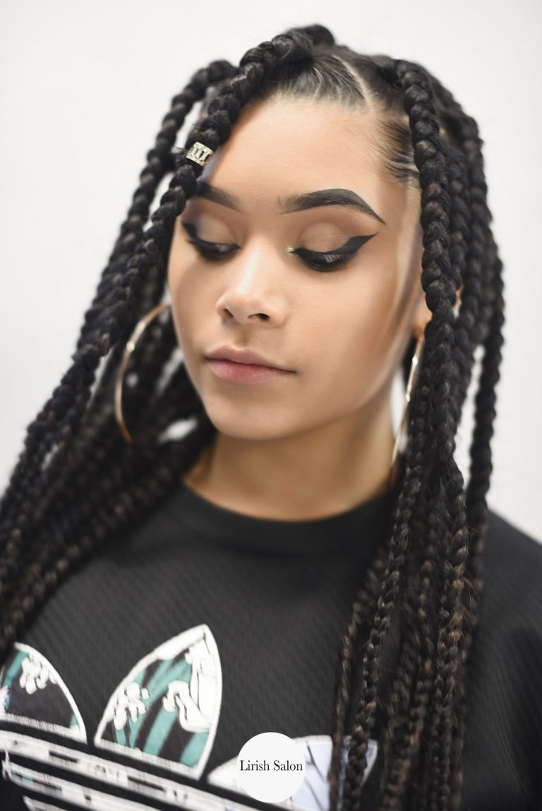 Trenzas africanas triangulares con extensiones servicio a